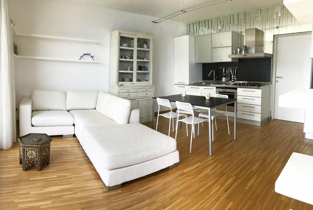 Residence Fairy Tale Bellano Bagian luar foto